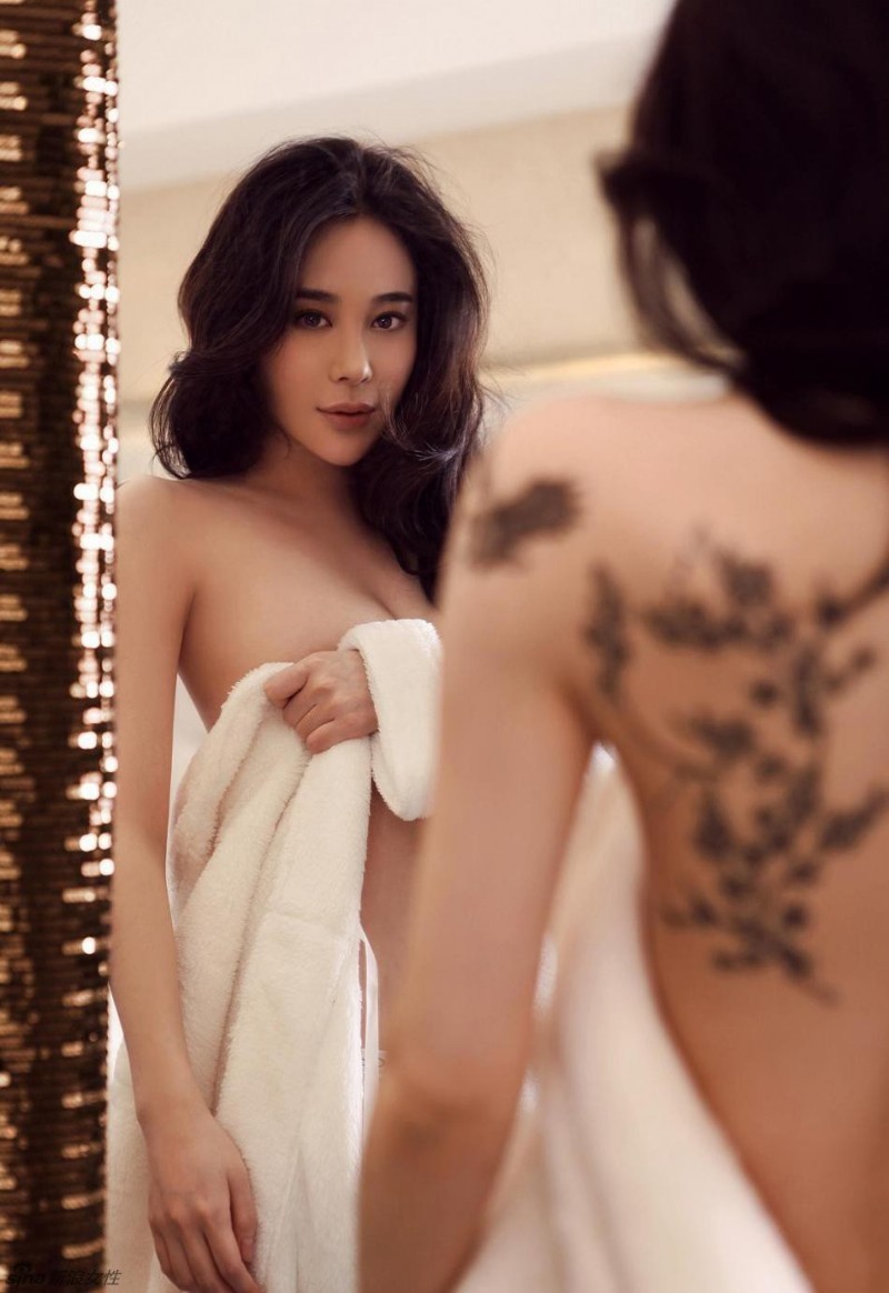 隔窗帘被精油按摩师偷